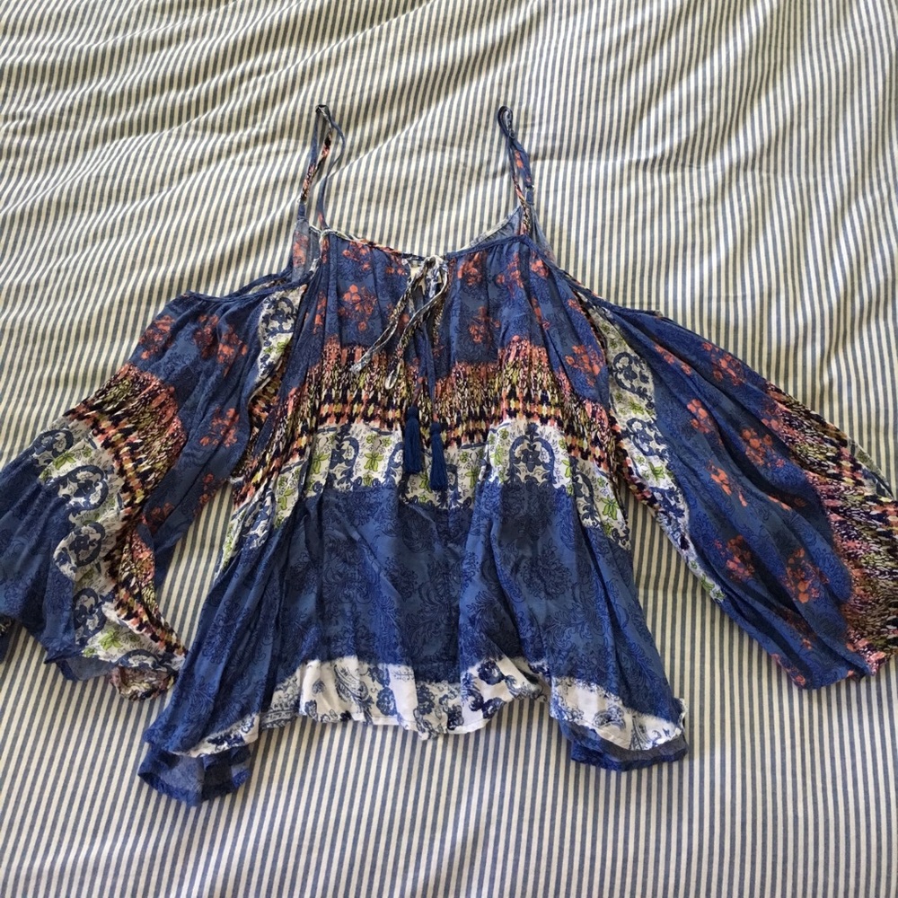 Off the shoulder long sleeve flowy top